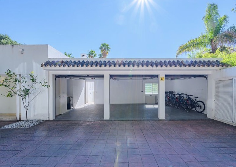 Luxury-Villa-Living-Villa-Zumbar-Marbella-Spain-40 Luxury-Villa-Living-Villa-Zumbar-Marbella-Spain-40